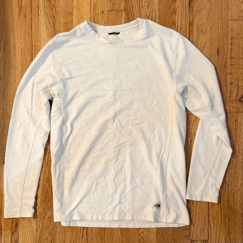 Men’s North Face long sleeve t